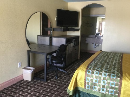 Luxury Inn and Suites Seaworld - image 22