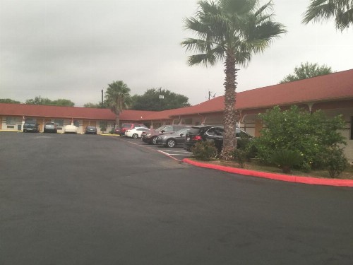 Luxury Inn and Suites Seaworld - image 4