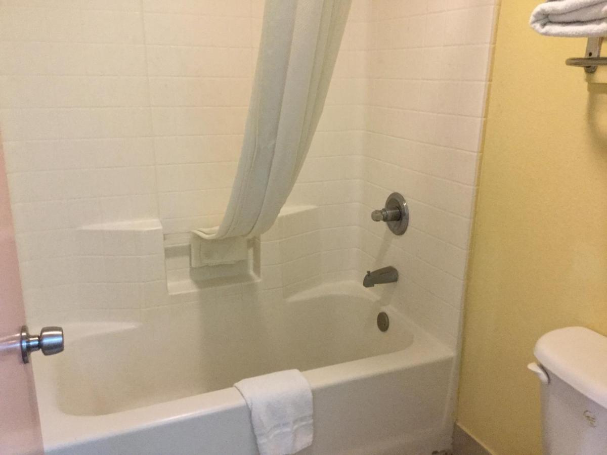 Luxury Inn and Suites Seaworld - image 6