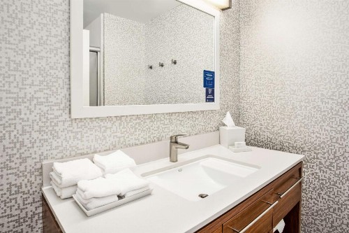 Home2 Suites by Hilton San Antonio Downtown - image 9