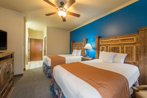 La Hacienda Inn - image 11