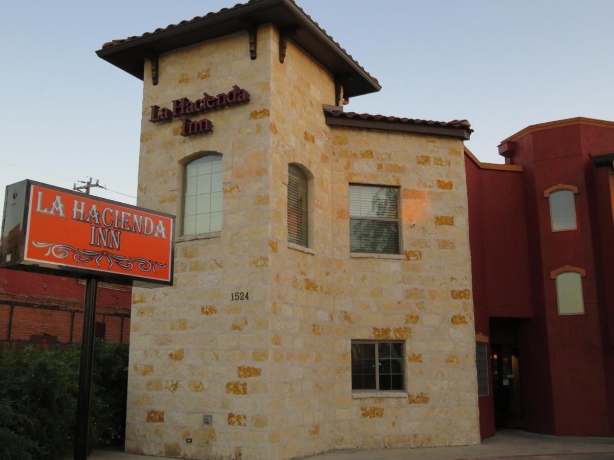 La Hacienda Inn - image 3