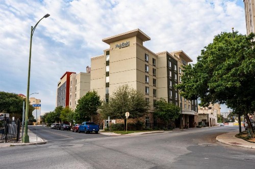 Springhill Suites by Marriott San Antonio Alamo Plaza/Convention Center - image 2