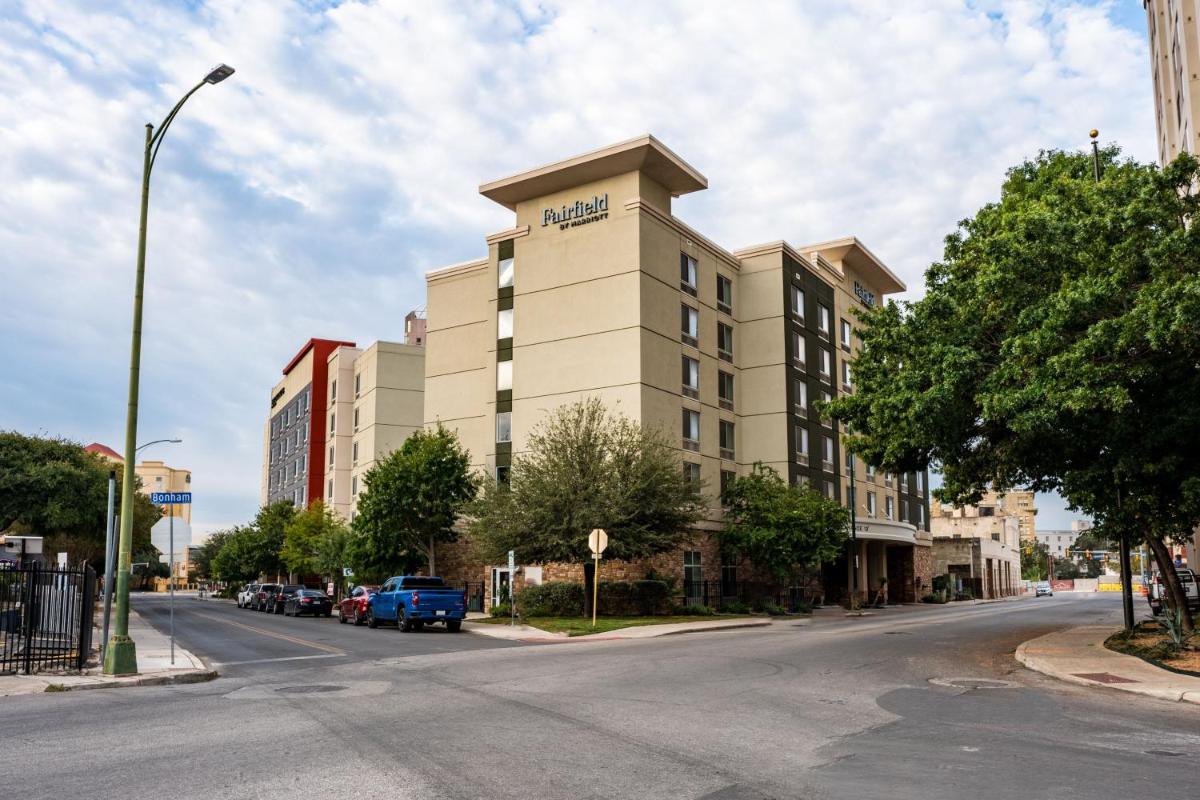 Springhill Suites by Marriott San Antonio Alamo Plaza/Convention Center - image 2