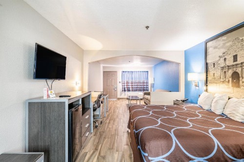 Super 8 by Wyndham San Antonio/Riverwalk Area - image 29