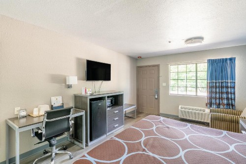 Super 8 by Wyndham San Antonio/Riverwalk Area - image 45