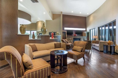 Best Western Plus Lackland Hotel and Suites. - image 10