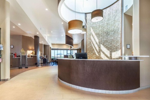 Best Western Plus Lackland Hotel and Suites. - image 2