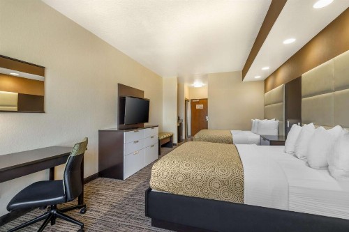 Best Western Plus Lackland Hotel and Suites. - image 23