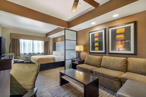 Best Western Plus Lackland Hotel and Suites. - image 3
