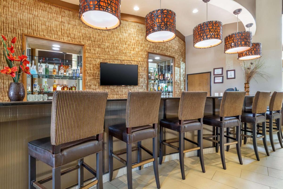 Best Western Plus Lackland Hotel and Suites. - image 5