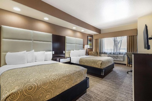 Best Western Plus Lackland Hotel and Suites. - image 6