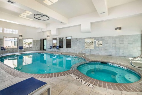 Best Western Plus Lackland Hotel and Suites. - image 8