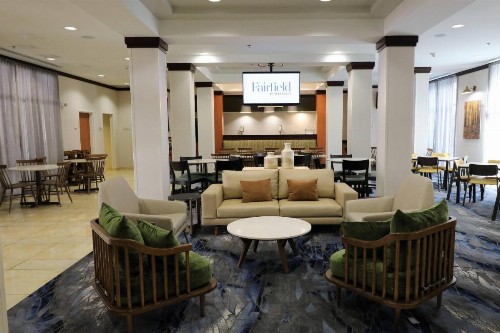 Fairfield Inn & Suites by Marriott San Antonio Downtown/Alamo Plaza - image 1