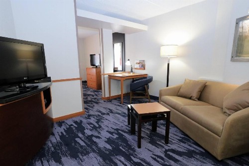 Fairfield Inn & Suites by Marriott San Antonio Downtown/Alamo Plaza - image 17