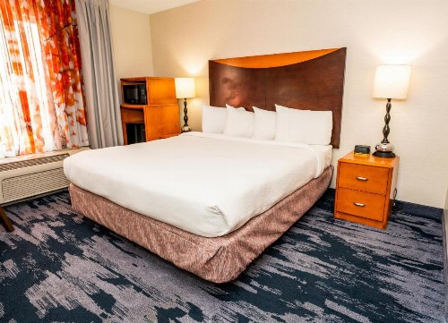 Fairfield Inn & Suites by Marriott San Antonio Downtown/Alamo Plaza - image 20