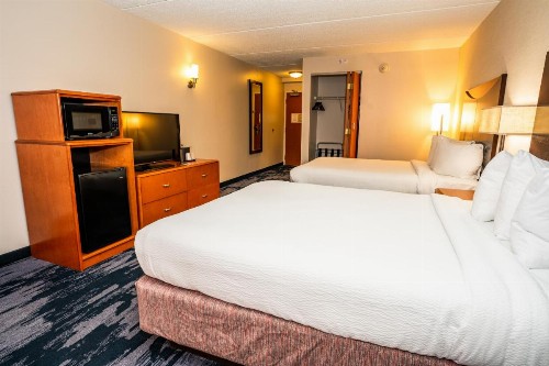 Fairfield Inn & Suites by Marriott San Antonio Downtown/Alamo Plaza - image 22