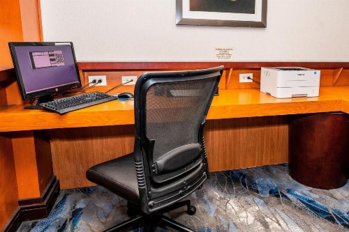 Fairfield Inn & Suites by Marriott San Antonio Downtown/Alamo Plaza - image 3