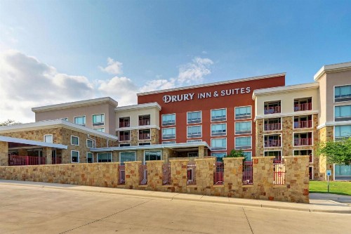 Drury Inn & Suites San Antonio Airport - image 1