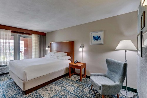 Drury Inn & Suites San Antonio Airport - image 3