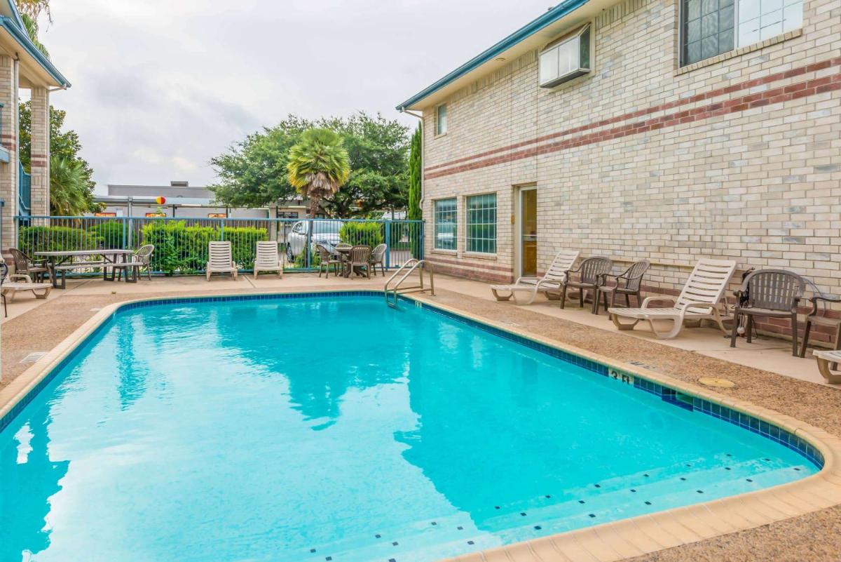Days Inn by Wyndham San Antonio Southeast By AT&T Center - image 3