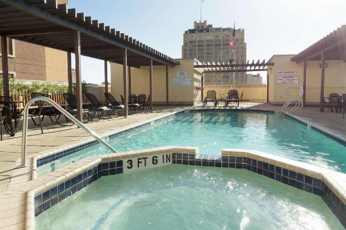 Drury Inn & Suites San Antonio Riverwalk - image 12