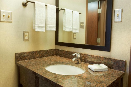 Pear Tree Inn San Antonio Airport - image 8