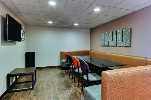 Drury Plaza Hotel San Antonio Airport - image 10