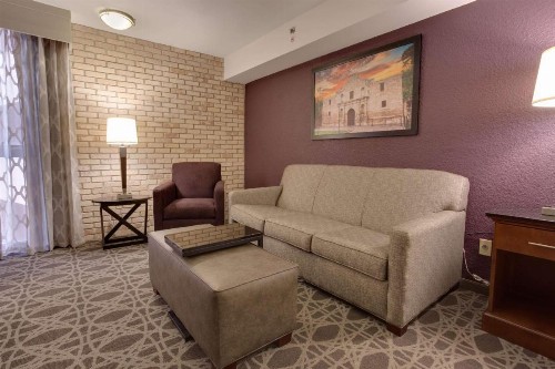 Drury Plaza Hotel San Antonio Airport - image 26