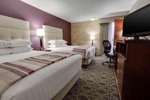 Drury Plaza Hotel San Antonio Airport - image 28