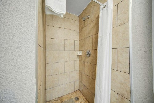 Red Roof Inn San Antonio I-35 North - image 8
