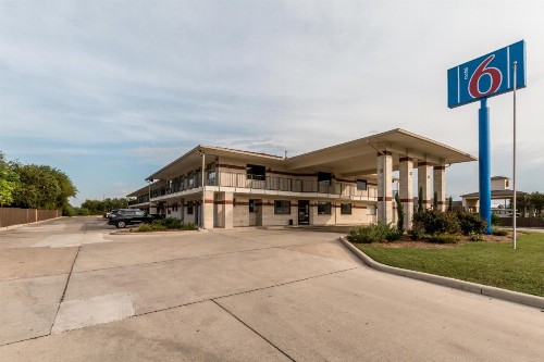 Motel 6-San Antonio TX - South WW White Rd - image 24
