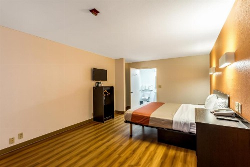 Motel 6-San Antonio TX - South WW White Rd - image 3