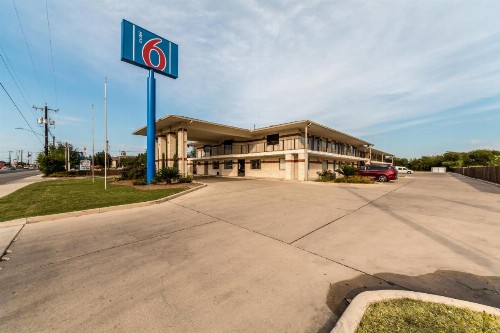 Motel 6-San Antonio TX - South WW White Rd - image 6