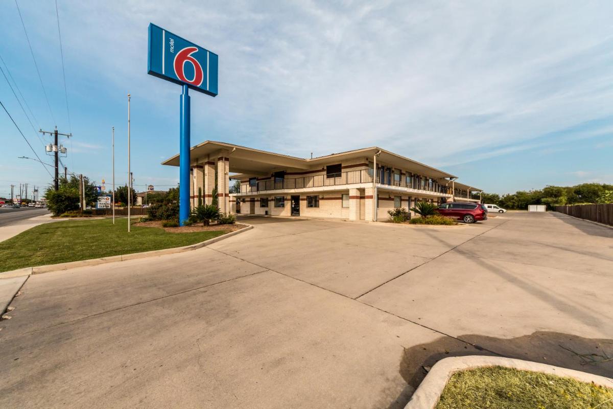 Motel 6-San Antonio TX - South WW White Rd - image 6