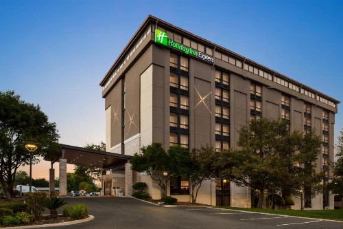 Holiday Inn Express - San Antonio Airport an IHG Hotel