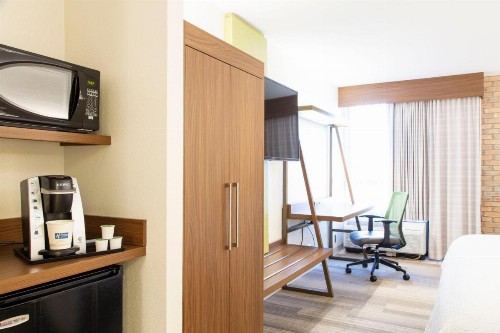 Holiday Inn Express - San Antonio Airport an IHG Hotel - image 17