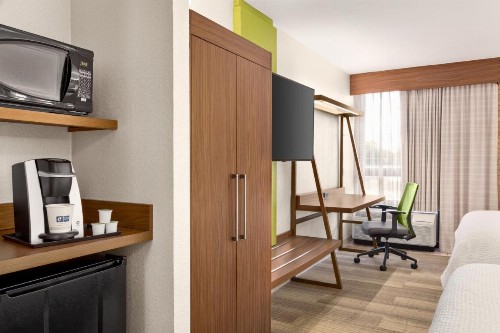 Holiday Inn Express - San Antonio Airport an IHG Hotel - image 29
