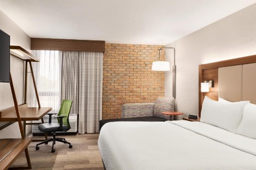 Holiday Inn Express - San Antonio Airport an IHG Hotel - image 3