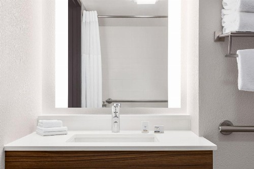 Holiday Inn Express - San Antonio Airport an IHG Hotel - image 32