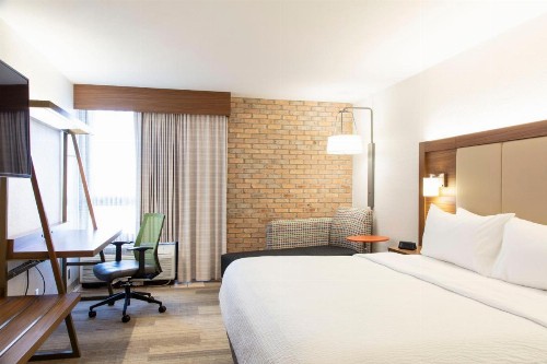 Holiday Inn Express - San Antonio Airport an IHG Hotel - image 44