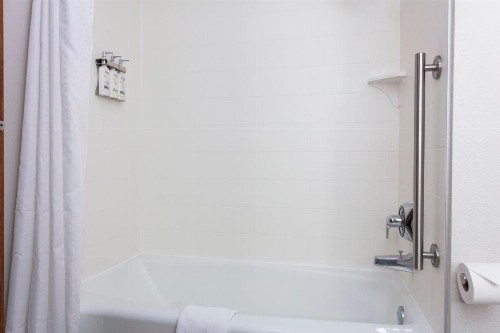 Holiday Inn Express - San Antonio Airport an IHG Hotel - image 6
