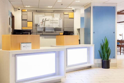 Holiday Inn Express - San Antonio Airport an IHG Hotel - image 8