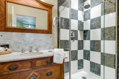 Noble Inns - image 12