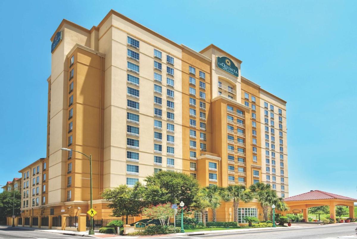 La Quinta by Wyndham San Antonio Riverwalk - image 2