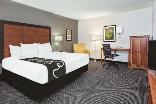 La Quinta by Wyndham San Antonio Riverwalk - image 3