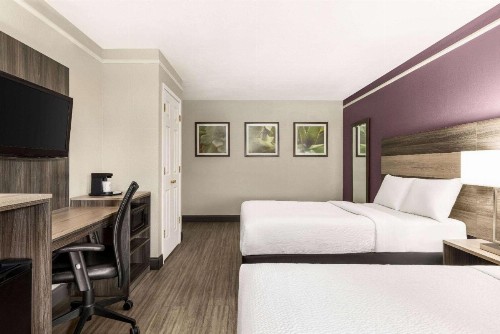 La Quinta Inn by Wyndham San Antonio Lackland - image 18