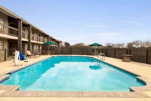 La Quinta Inn by Wyndham San Antonio Lackland - image 26