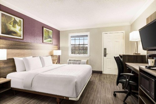 La Quinta Inn by Wyndham San Antonio Lackland - image 5