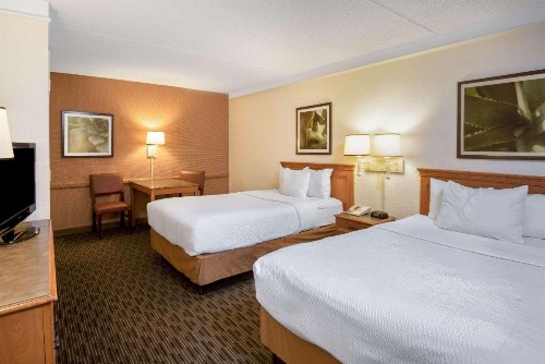 La Quinta Inn by Wyndham San Antonio Market Square - image 19